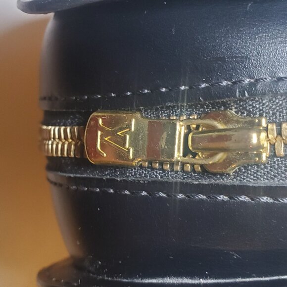 Authentic Black Louis Vuitton Pont Neuf Hand Bag - Picture 4 of 7